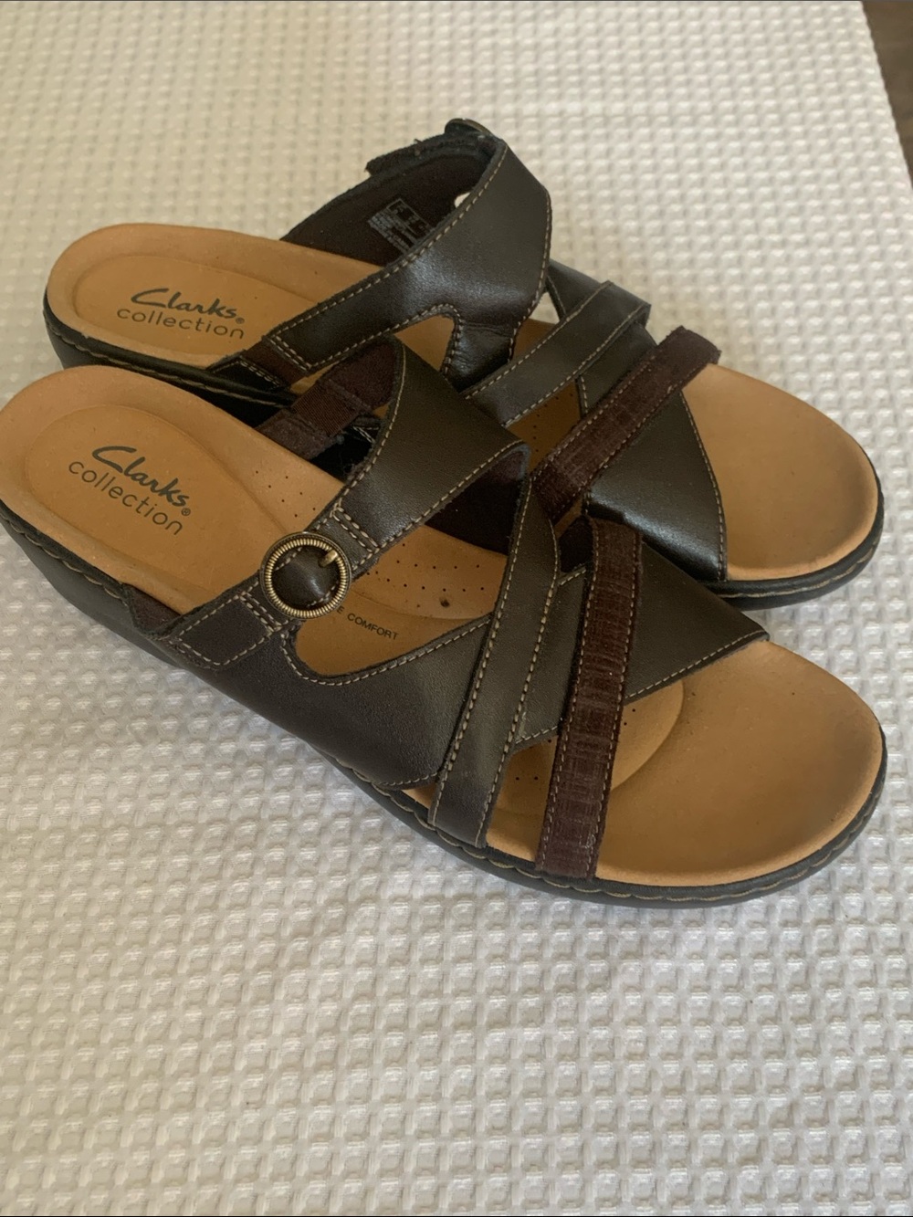 Clarks Merliah Holly Dark Brown leather upper Cross-Strap Slide Sandals size 10M - Picture 8 of 8